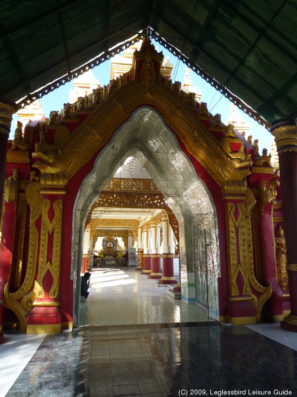 Kuthodaw Pagoda17